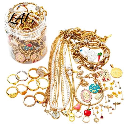 Schmuckgeschenk für Frauen 35/40/45/50/60 Stück Mystery-Glas für Frauen Box mit assortiertem gemischtem Set Halsketten Ohrringe Ringe Armbänder Zufällig Silber Gold