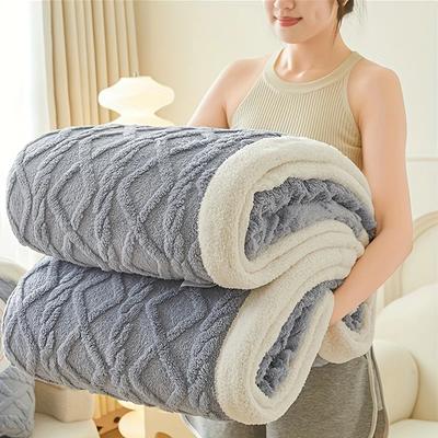 130*160cm Lambskin Tuff Velvet Blanket, Winter Coral Velvet Nap Blanket, Multi-color Autumn and Winter Office Blanket