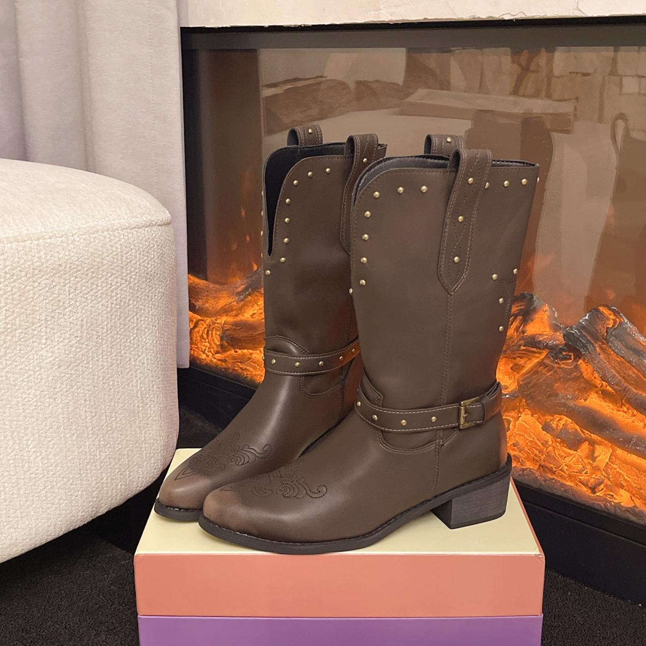 

Maillard Coarse Heel Western Cowboy Boots Women s 2025 Autumn Brushed Rivet Knight Boots Wasteland High Heel Martin Boots 40 коричневый