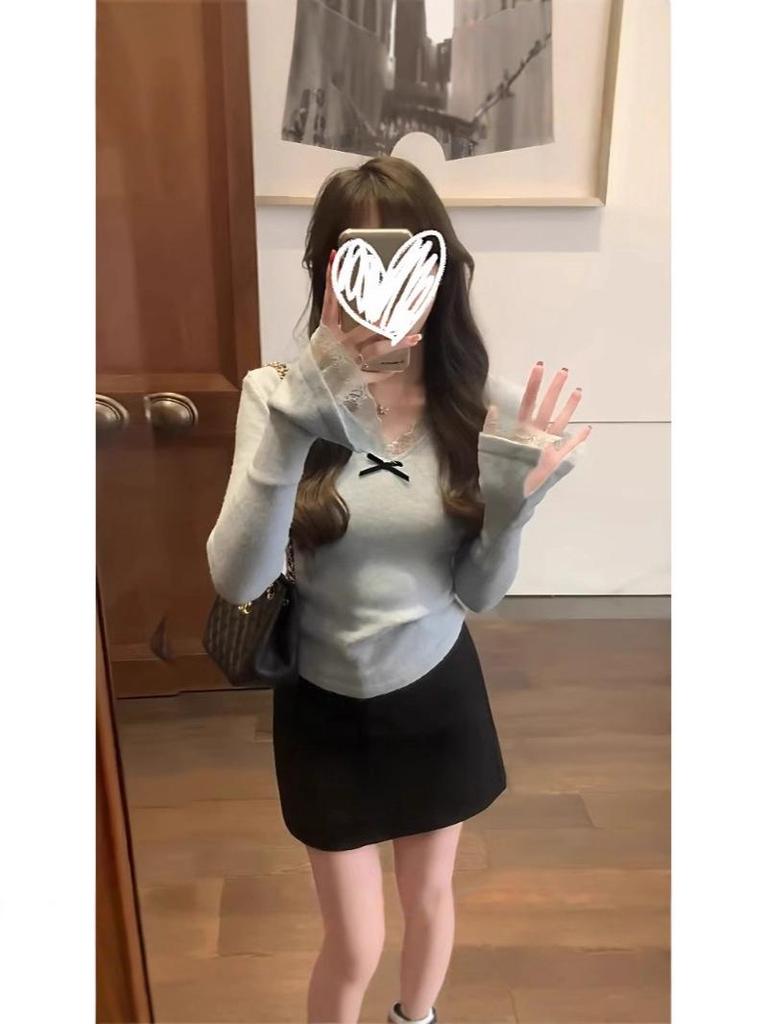 Women's Slim Fit Lace Trim Plush Base Layer Shirt, Autumn/Winter Warm Long-Sleeve T-shirt.