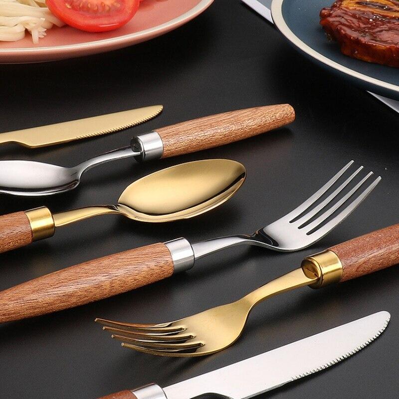 Servise med trehåndtak Rustfritt stål Glatte kanter Hjemmekjøkken