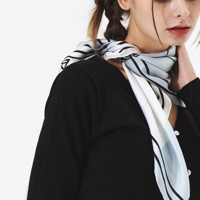 Eșarfă de mătase ONSZ Femeie de plajă