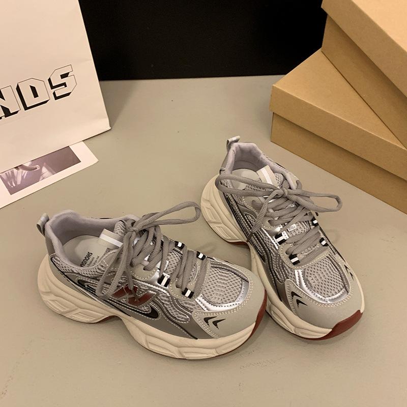 

2025 spring new heightened platform dad shoes women s versatile fried street muffin showing feet small explosion casual sports shoes 40 бордовый