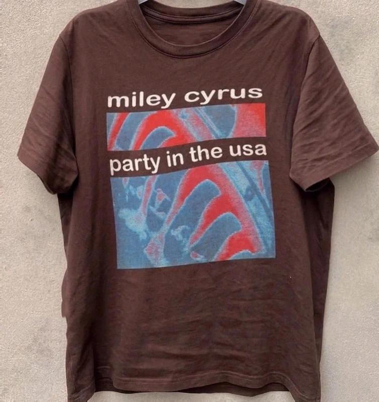 Nine Inch Nails x Miley Cyrus Unisex Russet Tshirt Rare Design tee NH26913 Unisex T-Shirt XXXXL