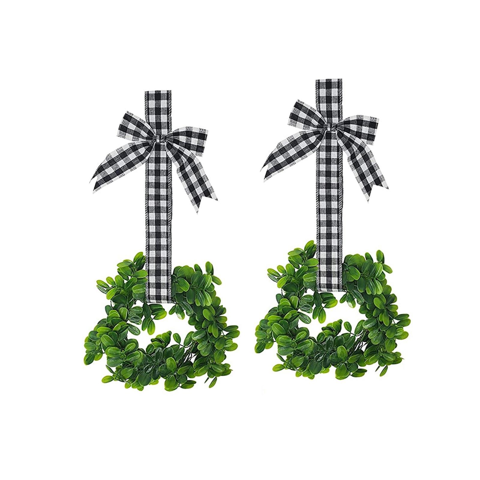 

Набор из 2 подвесных венков с бантом из клетчатой ленты. Рождественские украшения для кухонных шкафов, позади стульев, дверей, перил и - черный и красный клетчатый бант One Size