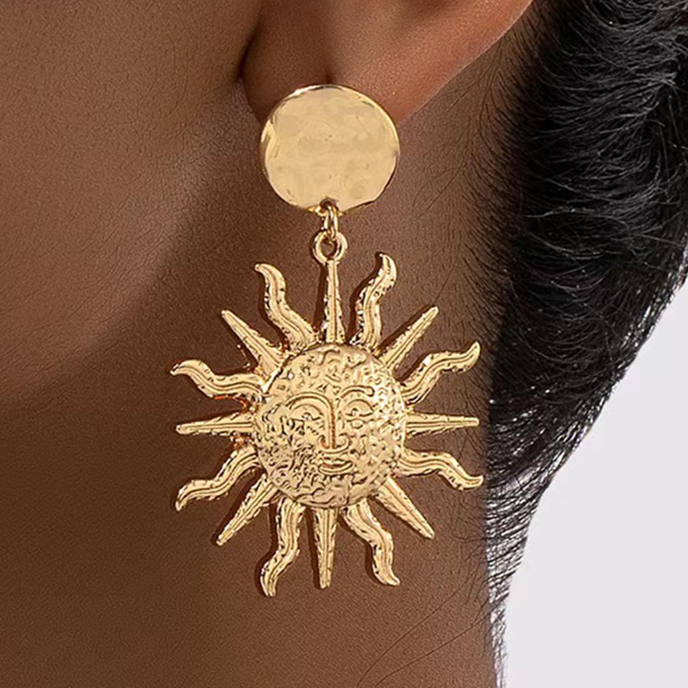 

A Pair of Women s Earrings, Simple Sun Earrings, Jewelry Gift, Suitable for Daily Wear