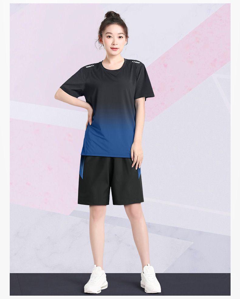 Women's Quick-Dry Ice Silk Fitness T-Shirt for Summer - Short Sleeve Top for Basketball and Running.