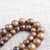 Natürliches Holz 108 Mala Perlenarmband Glatte Oberfläche Milder Duft für Yoga Spirituelle Suchende Geschenke
