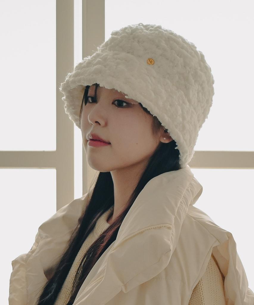 ULUK Circle Decoration Hairy Big Bubble Boucle Bucket Hat_Ivory