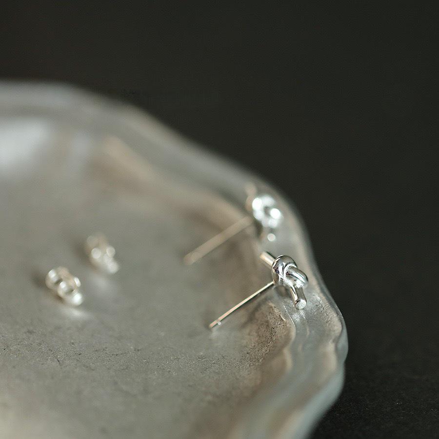 S925 Sterling Silver Knot Design Mini Stud Earrings for Daily Wear and Sleep