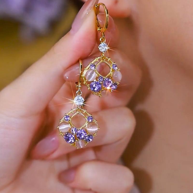 

Модные серьги класса люкс, изысканные серьги с геометрическим дизайном, полностью инкрустированные фиолетовыми бриллиантами, с универсальным суперблестящим дизайном