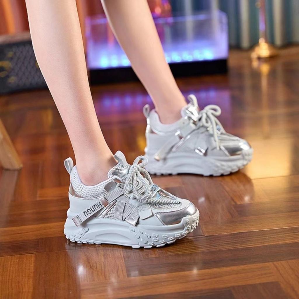 Leather Platform Sneakers Women's 2025 Spring New Popular Muffin Sole Casual Shoes Small Height Increase Dad Shoes