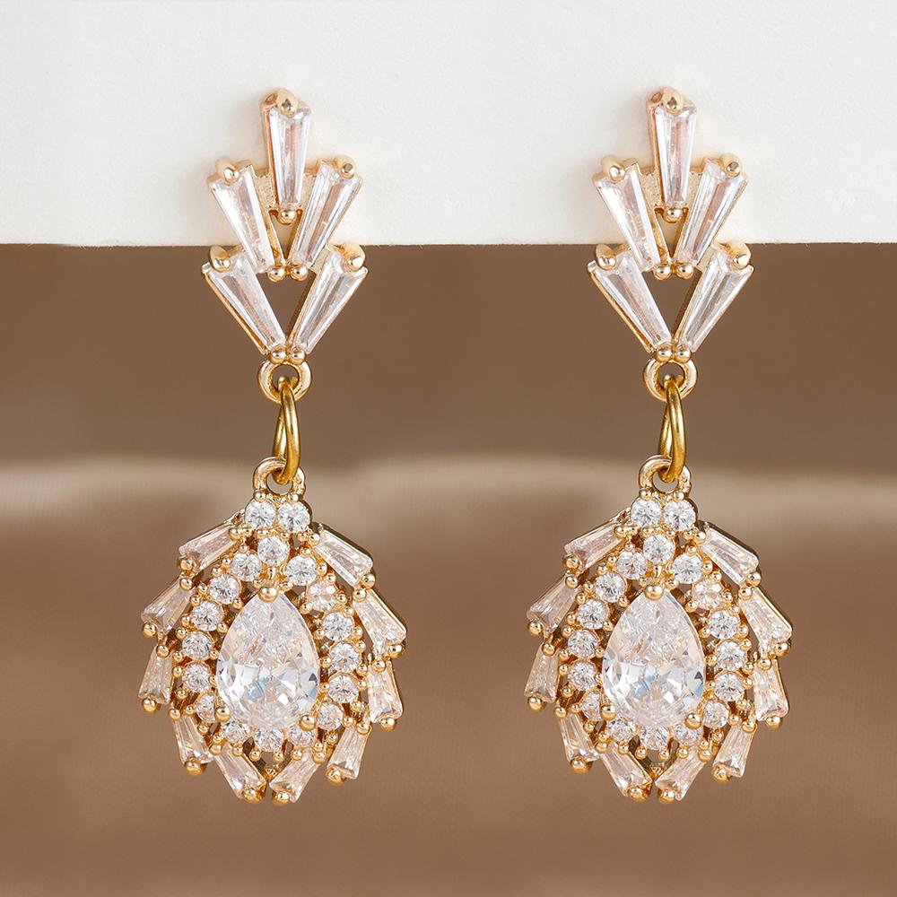 Vintage Crystal Zirconia Stainless Steel Earrings for Women Fashion Star Pendant Ear Piercing Earring Bridal Wedding Jewelry