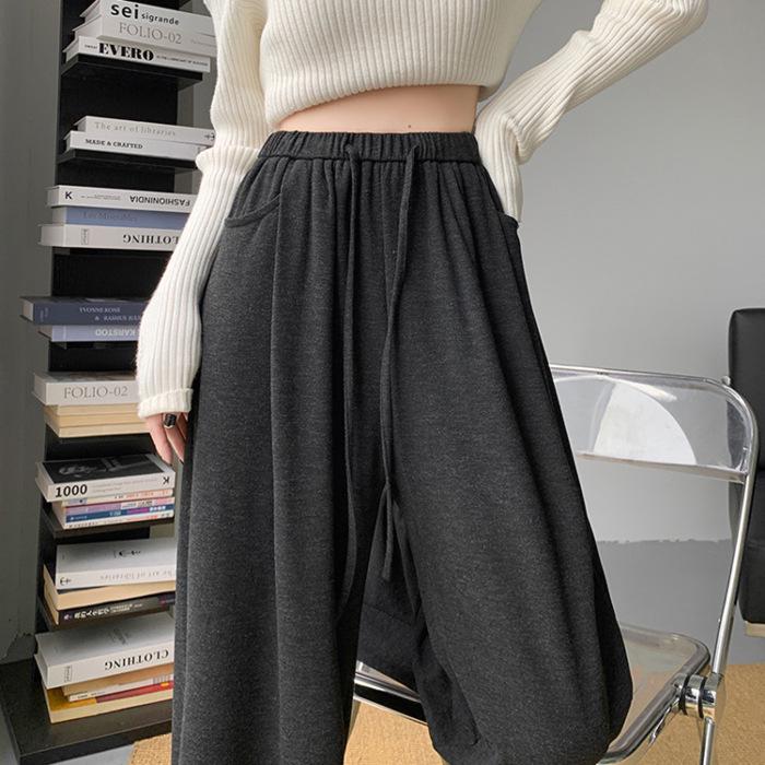 Damskie miękkie spodnie z szerokimi nogawkami - Petite, casualowe, drapowane proste nogawki na wiosnę i jesień