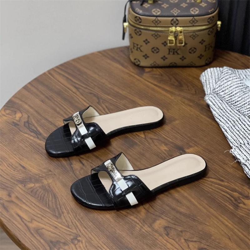 Mode Mode Mångsidiga Damskor 2025 Sommar Nya Rund Tå Flatsko Enkel Halkfri Damtofflor Komfort Damer Strandskor