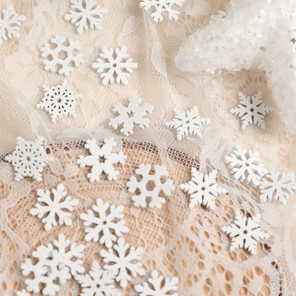 50 Stück Holz Schneeflocken Weihnachten DIY Ornamente Heim Zimmer Dekor Basteln und Weihnachtsbaum Dekorationsrequisiten