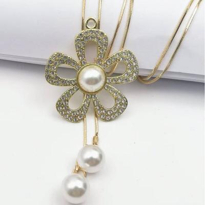 Collana con Catena per Maglione con Ciondolo in Perla di Alta Gamma: Nappa di Lusso Leggero Giapponese e Coreana per Autunno/Inverno