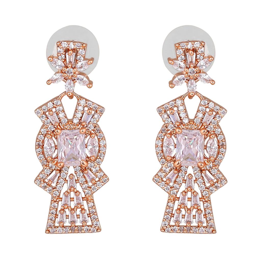Erstaunliche Estele-Ohrringe für Damen mit Roségold und CZ-Beschichtung