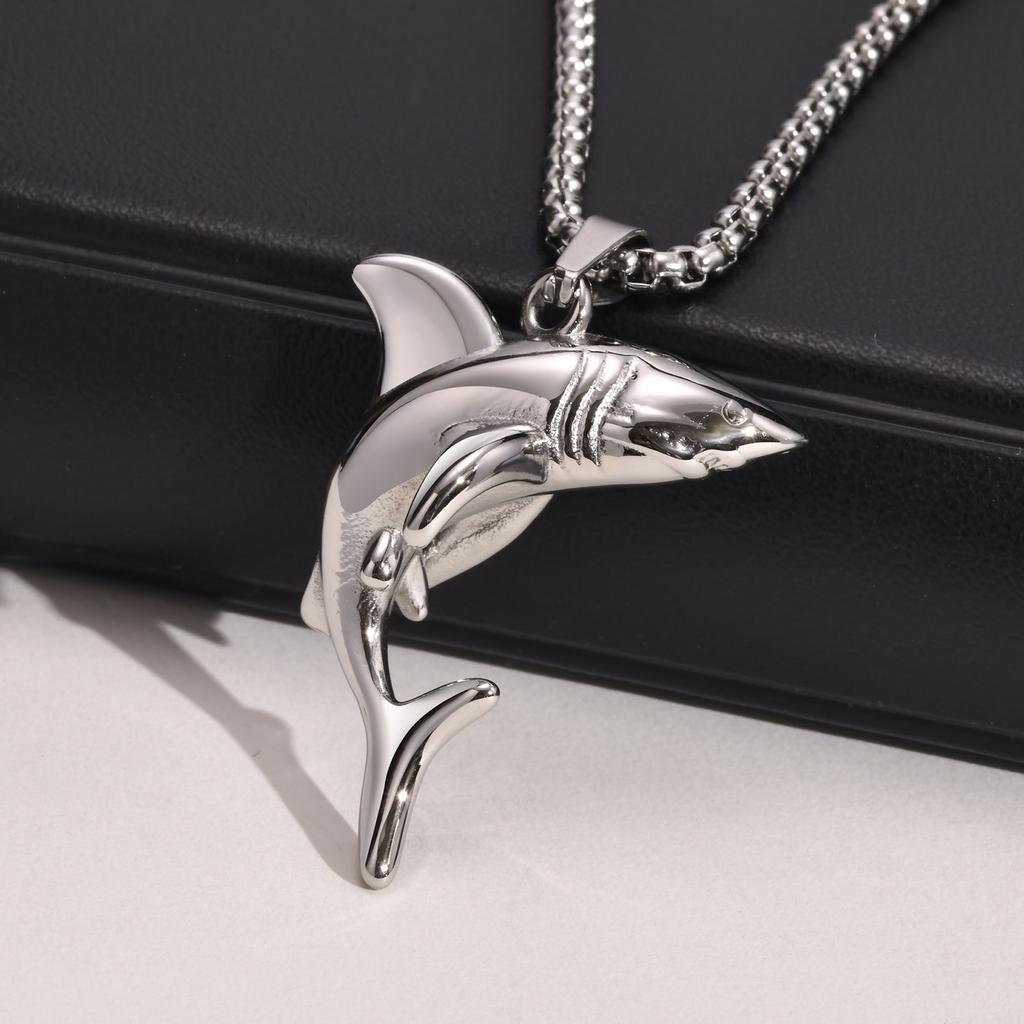 Vnox Stylish Shark Men Boys Necklaces,Rock Punk Animal Pendant Collar Jewelry with Stainless Steel Box Chain 50/55/60/70cm
