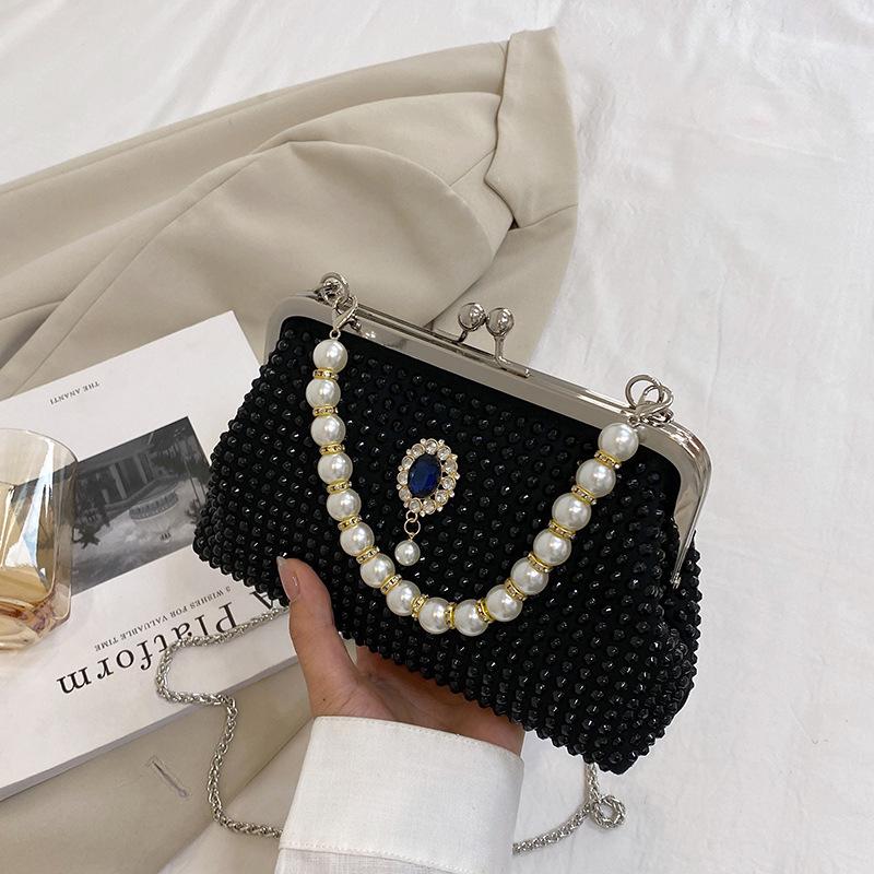 Korean version of pearl chain handbag 2025 summer new bag women's fashion rivet messenger bag clip shoulder bag