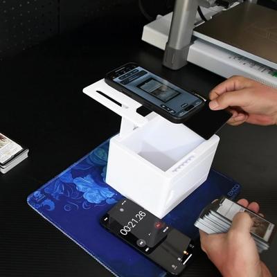 Yousheng Skenovač TCG karet Držák na telefon 3D tištěný PLA stojánek pro aplikaci ManaBox Hladké skenování Bez ucpávání Organizér sbírky sběratelských karet