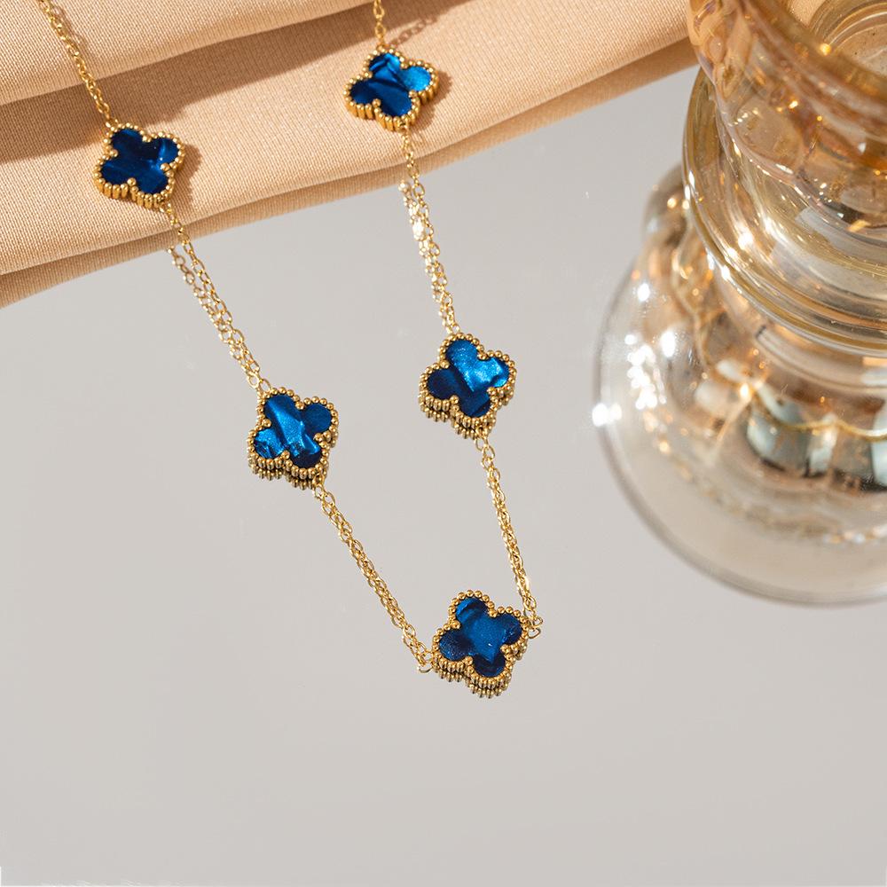 

Ожерелье из четырехлистного клевера из высококачественной титановой стали, которая не выцветает и излучает ощущение роскоши.. Это высококачественный аксессуар.