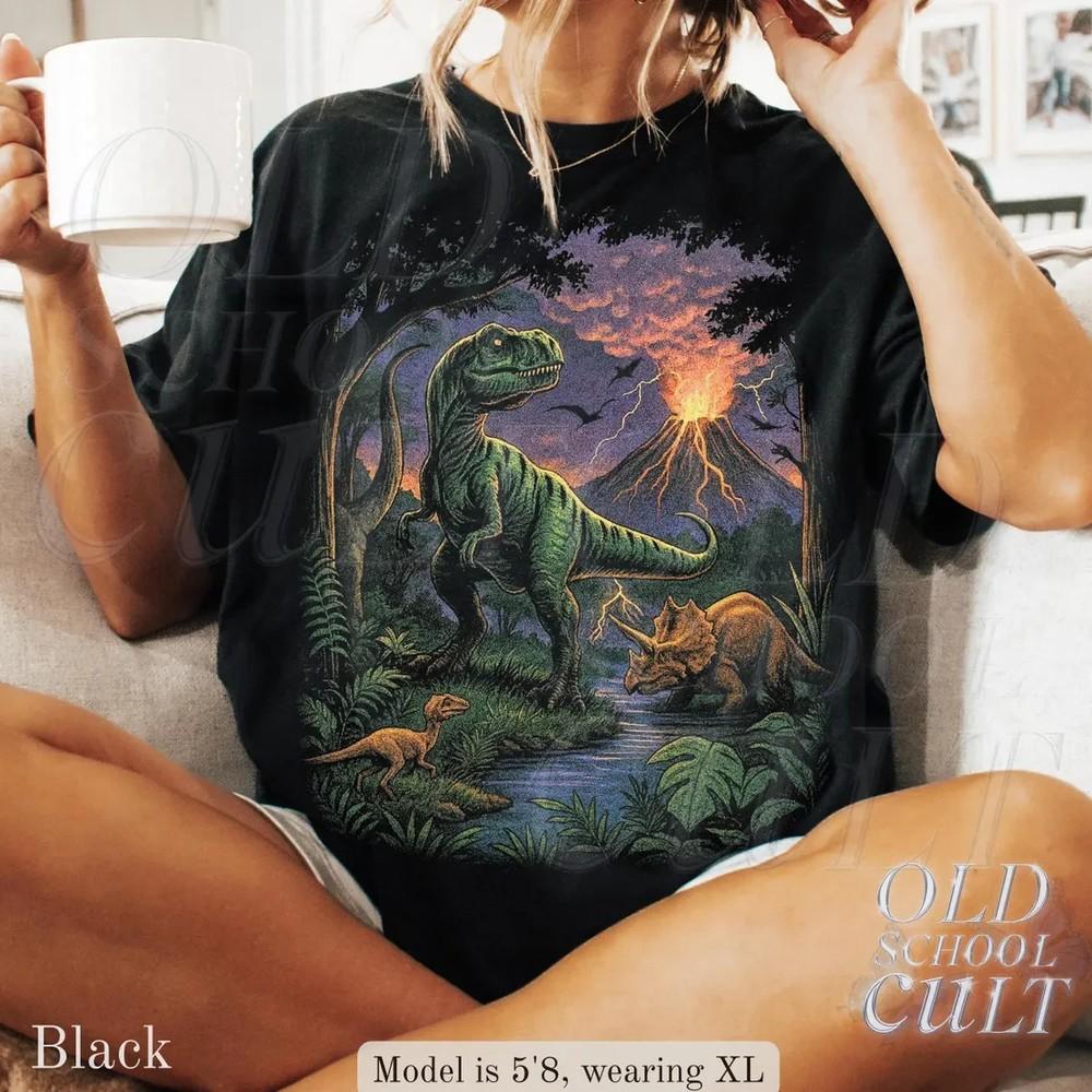 

Vintage Jurassic Dinosaur 90s Graphic T-Shirt, Retro T-Rex & Triceratops Shirt Unisex T-Shirt M