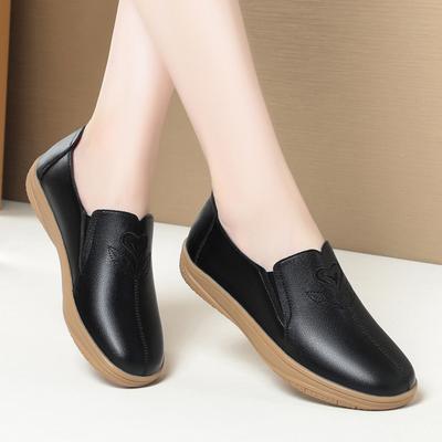Nouvelles Chaussures Plates Femme 2026 Printemps Automne Cuir Souple Antidérapantes Compensées Simples Chaussures Décontractées Fond Souple Confort Chaussures Mère Grand-mère Quotidien