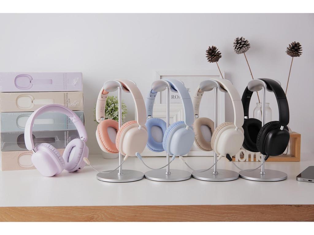 Wireless Bluetooth Gaming Headphones with Detachable Microphone