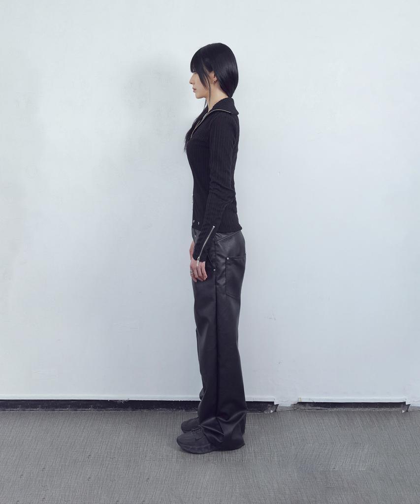 Tansanmageunesyum Sullano X Carbonated Eyelet Off-Neck Zip-Up