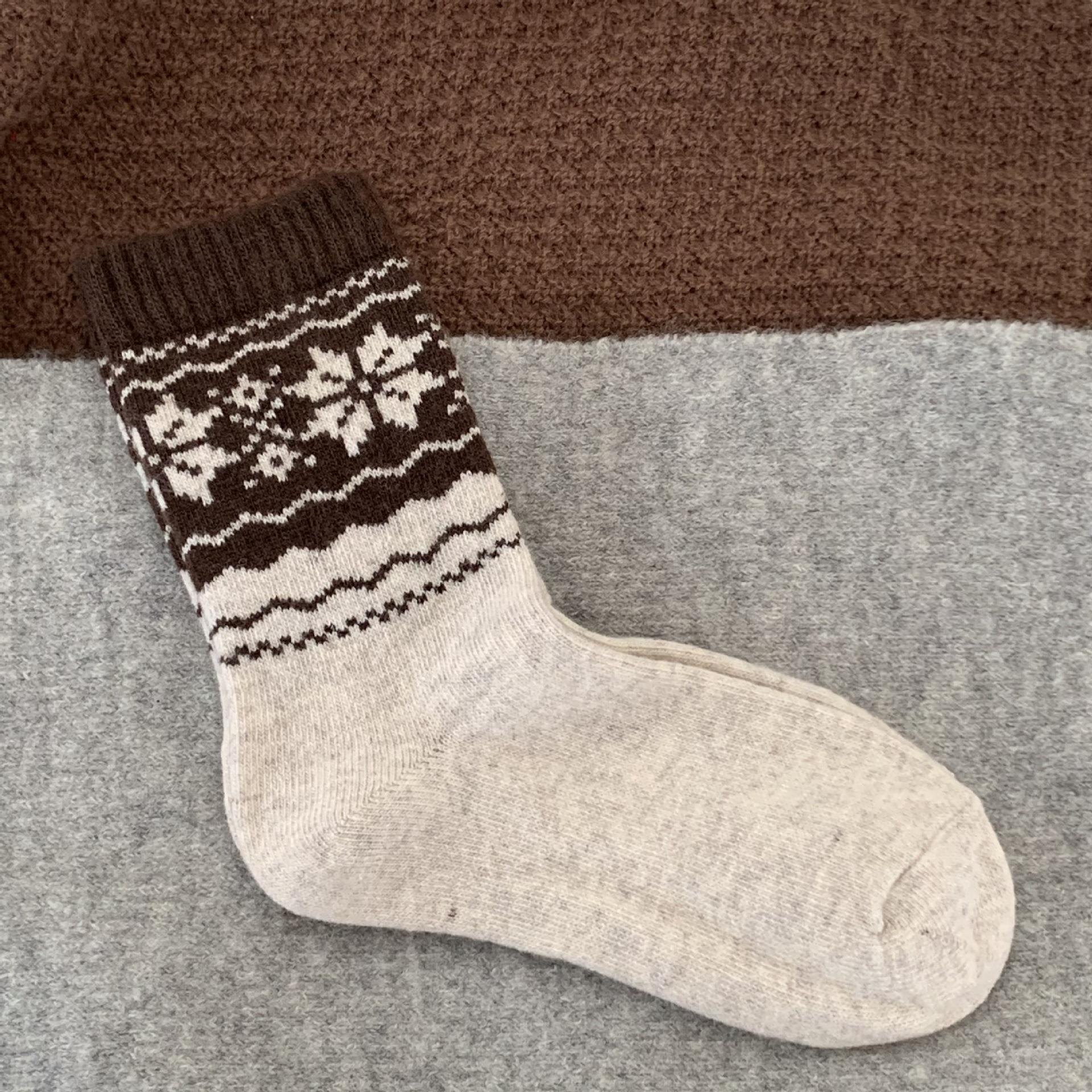 Женские носки средней длины с норвежским узором  снежинка : Ретро-дизайн Fair Isle для осени и зимы One Size