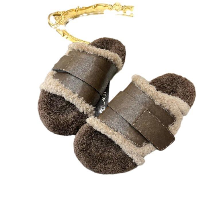 Niche design high-end thick-bottomed hairy half-towed women's outer wear 2025 autumn and winter new home retro thermal slippers