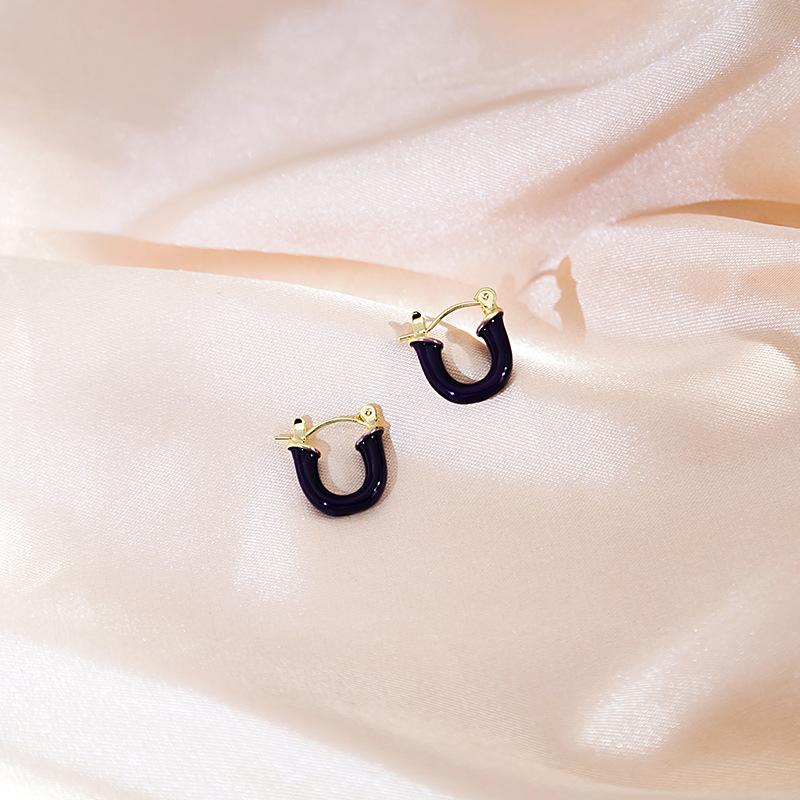 Vintage U-shaped Earrings with French Style and Exquisite Letter Ear Buckles