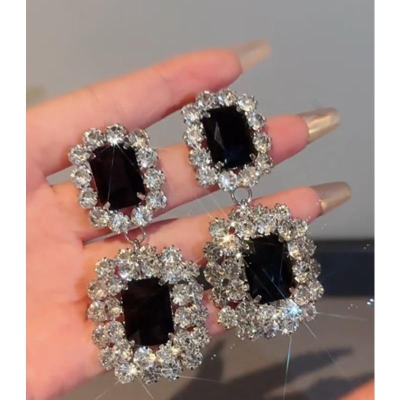 Retro Court Style Silver Needle Zircon Flower Fringed Earrings Light Luxury High-end Stud Earrings Simple Fashion Temperament Earrings