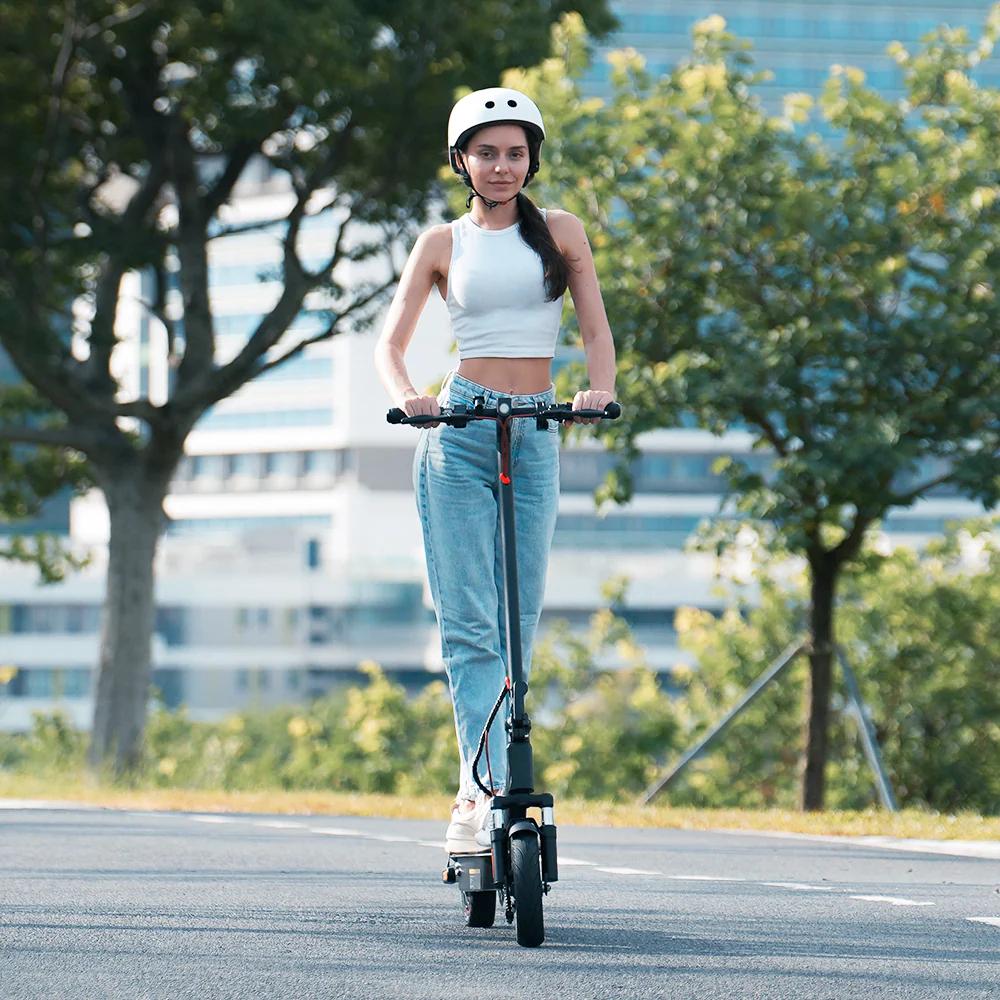 iScooter i10Plus Electric Scooter - 800W Motor, 30-Mile Range, 25 mph Speed, Foldable and Portable for Easy Commuters