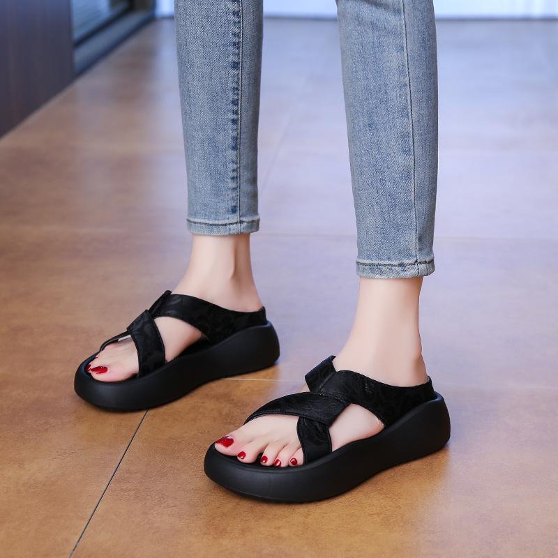 Small thick-soled height-enhancing cool slippers women's summer wear 2025 new muffin high heel with skirt beach sandals