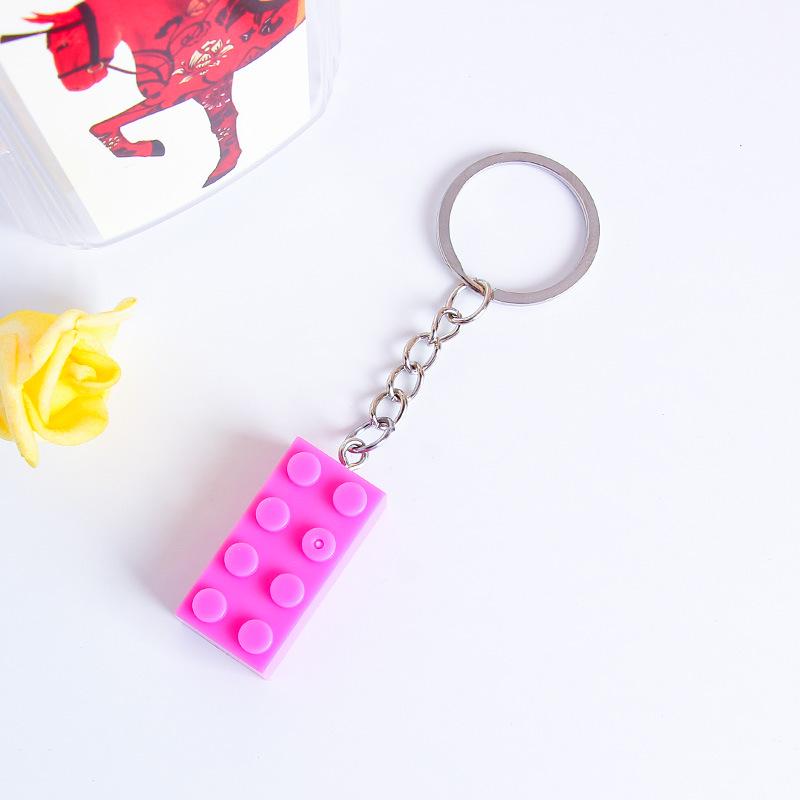 Bunte 2x4 Noppen Schlüsselanhänger: Personalisierter Taschenanhänger Ornament & Kleines Geschenk