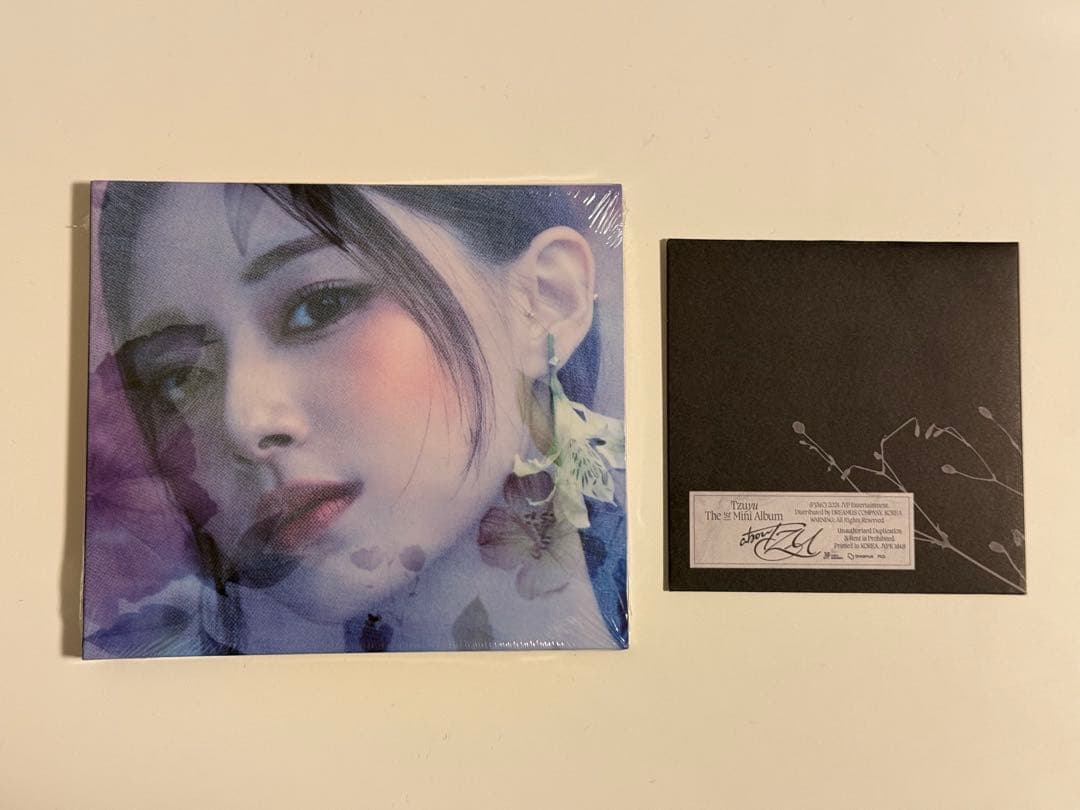 

[USED] Tzuyu TWICE abouTZU Digipack ver. Pre-order bonus included