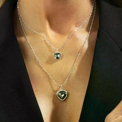 Neues 1 Stück Acryl-Kristall-Halskette Für Frauen Doppellagig Schwarzes Herz-Anhänger-Halskette Hochzeitsfeier Schmuck Geschenk