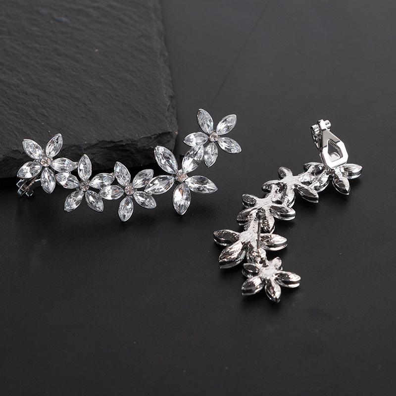 Sparkling zircon flower stud earrings, earclips, integrated Korean fashion high-end personalized earrings.