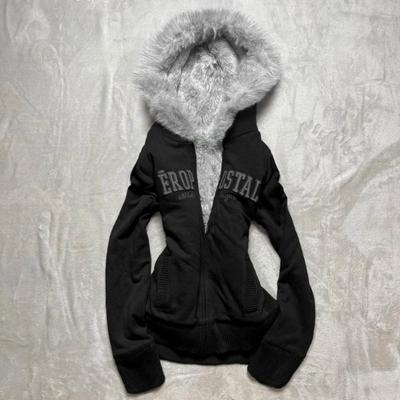 2KWEIRD Vintage Bokstav Päls Krage Huvtröja Höst Vinter Dragkedja Y2K Retro Fleecejacka Harajuku Broderi Plysch Mörk Mode