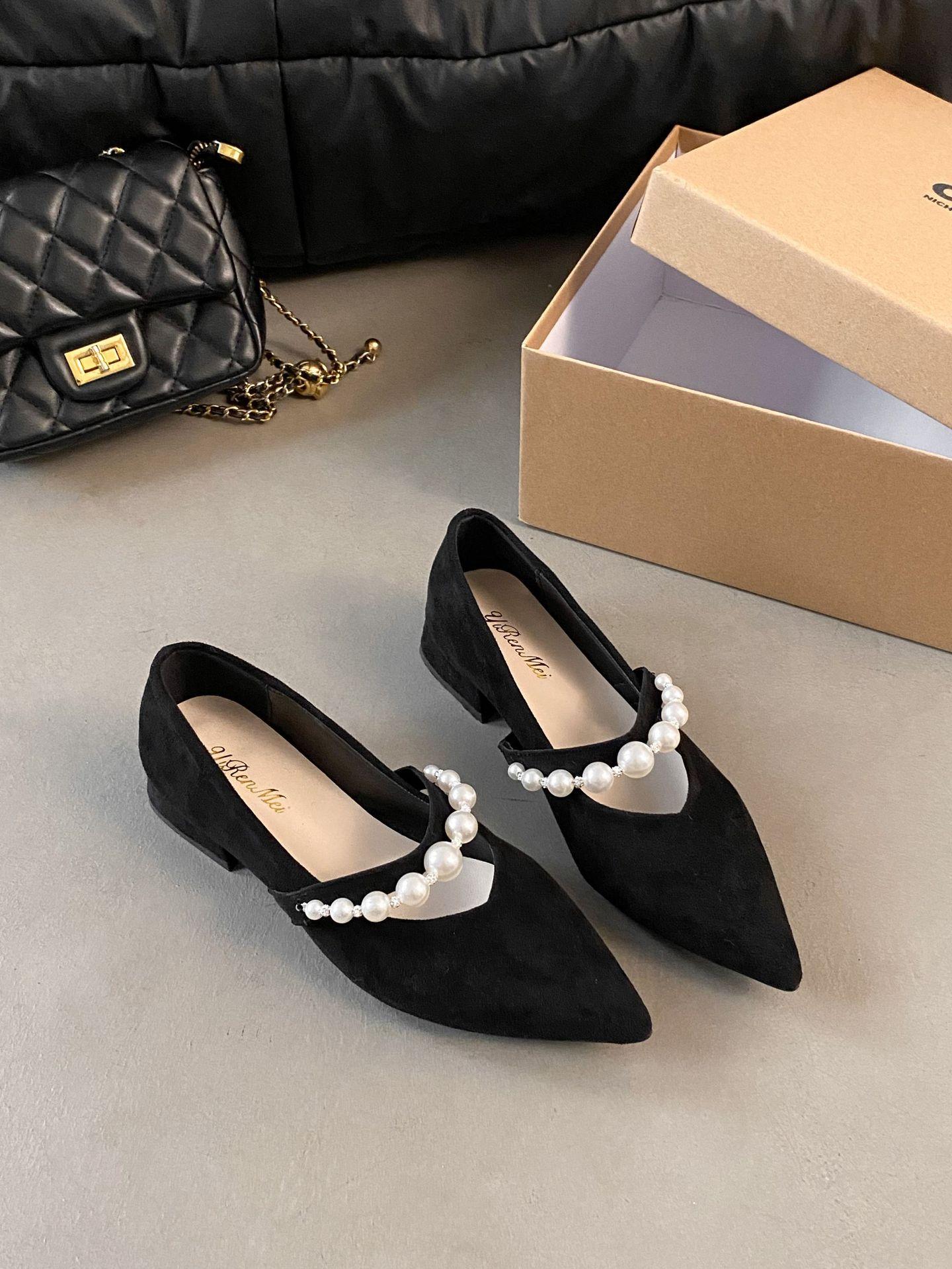 

Туфли Мэри Джейн одинарные туфли женские туфли жемчужные с острым носком новые с юбкой слово с мелким вырезом весна и лето 35 чёрный