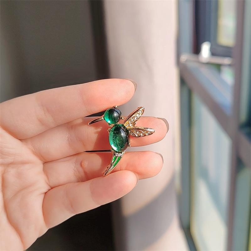 High-End Temperament Hummingbird Brooch Fashion Versatile Opal Bird Pin Cardigan Anti-Light Corsage For Men And Women