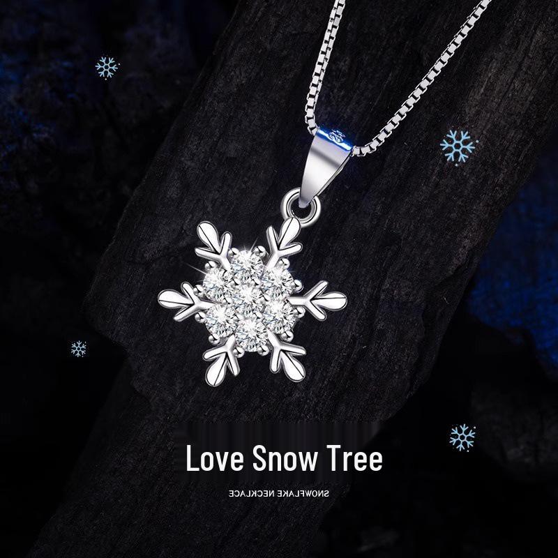 Elegant Snowflake Necklace for Women - Luxurious Ice Flower Pendant, Perfect Christmas Gift for Girlfriend.