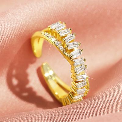 Huitan Bagues Ouvertes Réglables en Forme de Croix de Luxe pour Femmes Cristal Brillant Zircone Cubique Bijoux Féminins Tendance Accessoires de Mariage