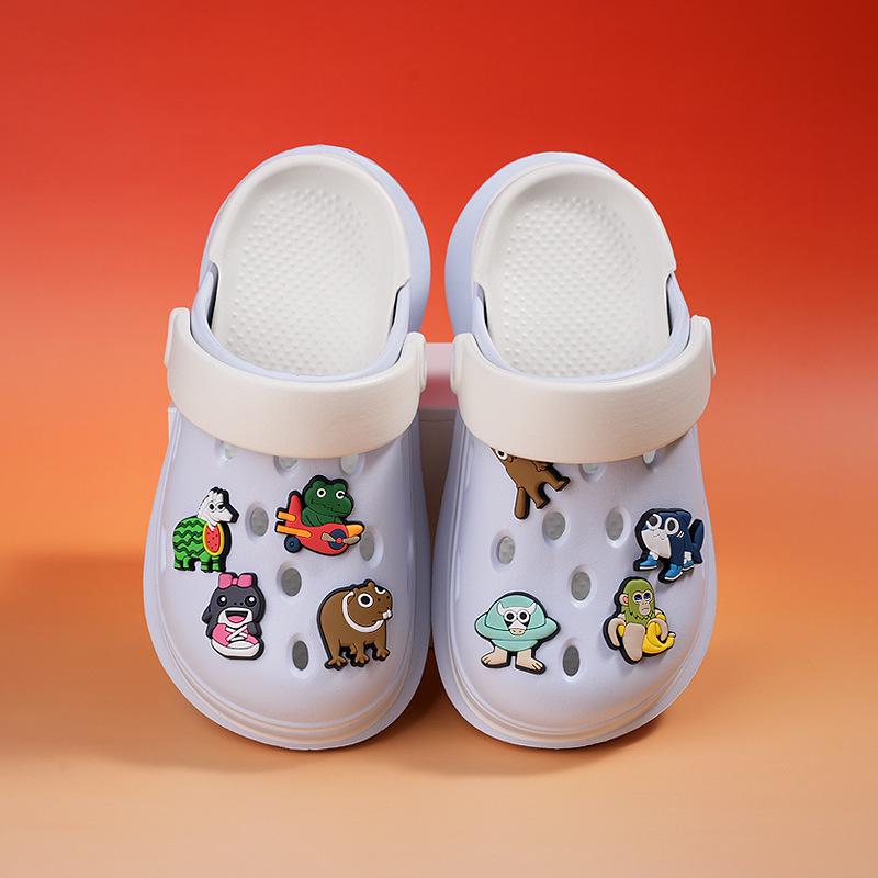 Girls' Summer Perforated Thick-Soled Sandals: Soft EVA Beach Flip-Flops, Hot Style for Outdoor Fun