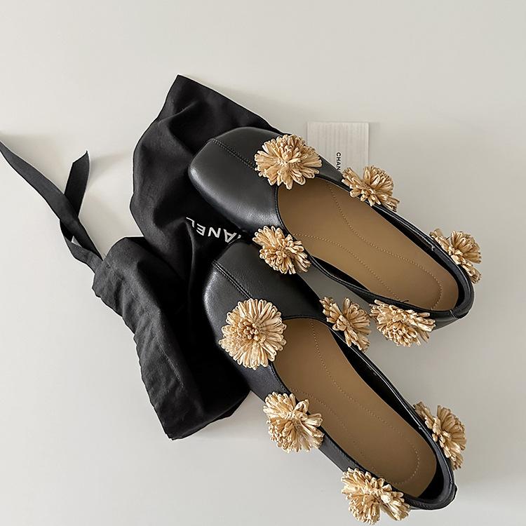 Sheepskin Version~ 2025 New Square Head Raffia Flower Niche Design Shallow Leather Classic Versatile Single Shoes