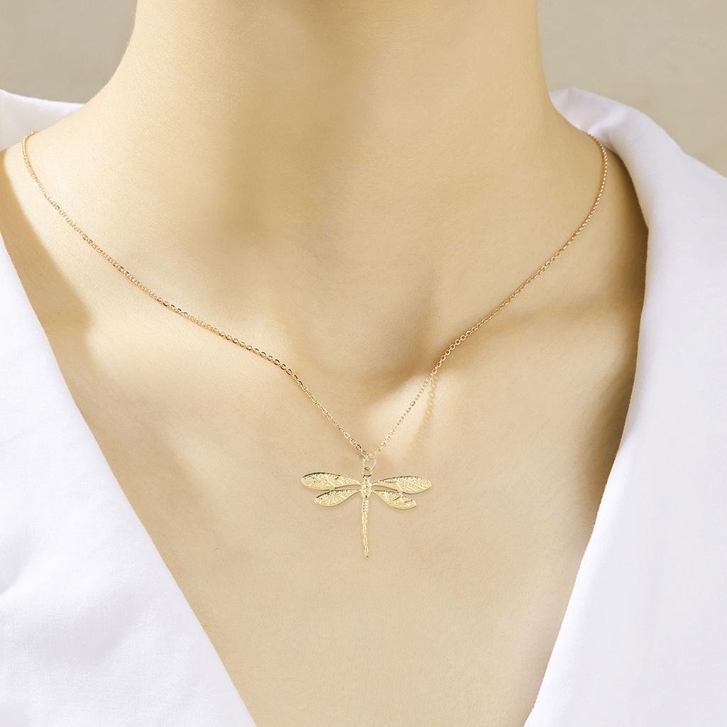 Elegant Dragonflies Zircon Pendant Necklace Jewelry Accessory with Adjustable Size Charm Chain for Women Daily Use