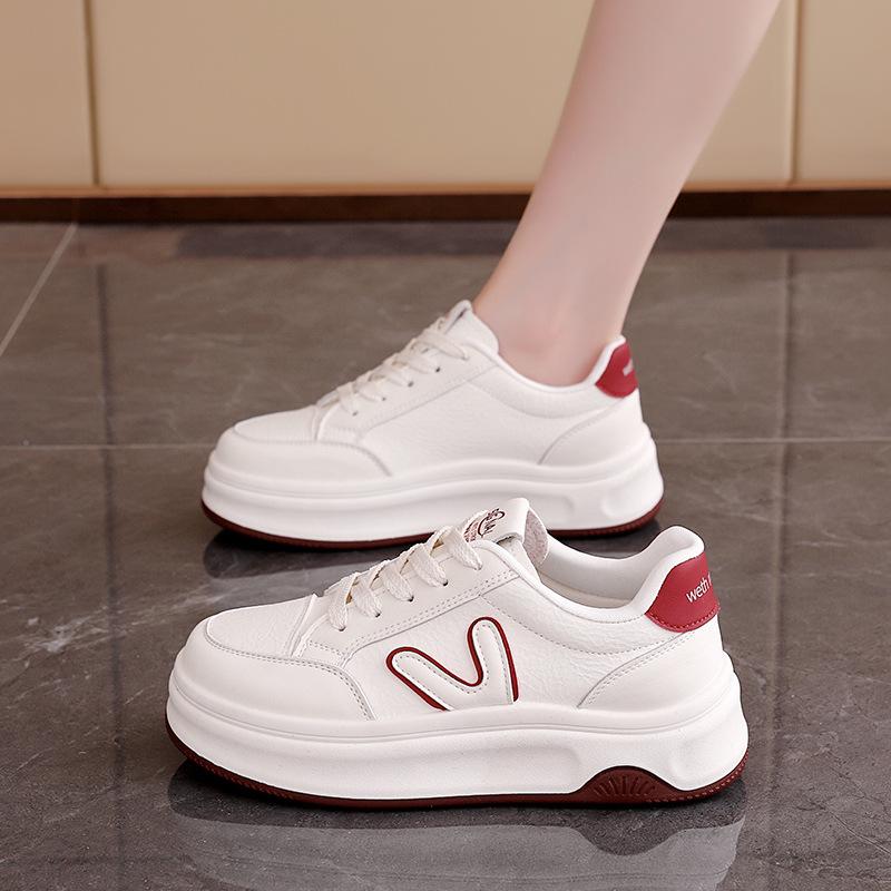 Platform White Shoes Women's Versatile Spring and Autumn Muffin 2025 Breathable New Popular Casual Sports Board Shoes Women 8513