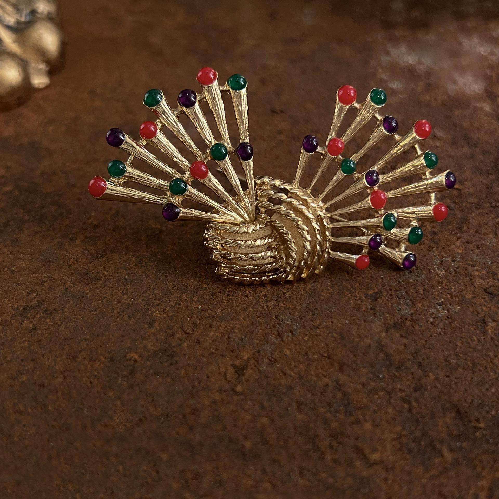 

Бароко Вінтаж Хрест Брошка Голка Середньовічна Мода Класичний Костюм Значок Одягу